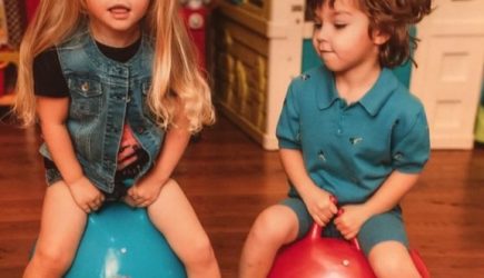 &laquo;На куколку похожа&raquo;: Алла Пугачева восхитила снимком дочери