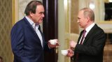 Путин получил в подарок пустую коробку от Оливера Стоуна
