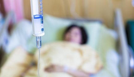 &laquo;Умрут без вариантов&raquo;. Киев подписывает онкобольным &laquo;смертный приговор&raquo;