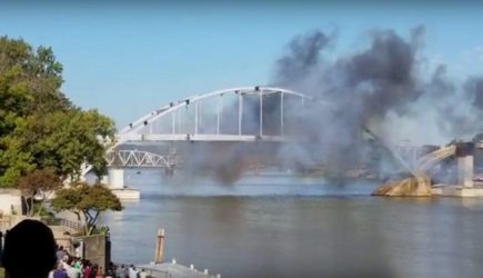 В Украине опубликовали видео с &laquo;обрушением&raquo; Крымского моста