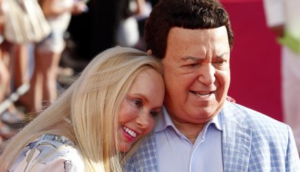 &laquo;Вывозили на каталке&raquo;: СМИ сообщили о критическом состоянии Иосифа Кобзона