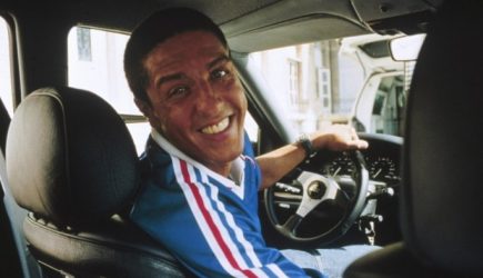 Жестоко избитый в Москве актер публично оголился