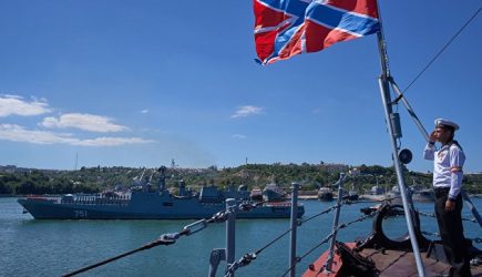 Российский фрегат в Средиземном море&zwj; выследил американскую подлодку