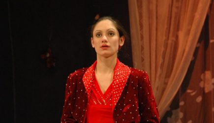 «Не могу отпустить дочь в школу»: Первый канал объявил войну Мишулиной