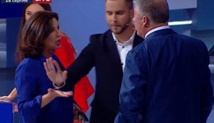 Украинские депутаты устроили рукопашную в прямом эфире