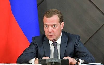 Медведев назвал новые санкции США объявлением экономической войны&zwj;