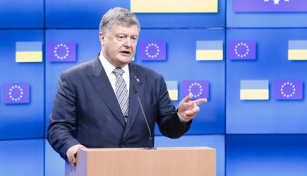 Готового напасть на Россию Порошенко поставили на место