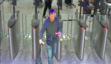 &laquo;Мне не то что в Лондон, я даже до Алтая не могу доехать&raquo;: Александр Петров ответил на свою причастность к отравлению Скрипалей