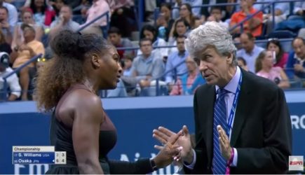 Разбила ракетку и обозвала судью вором: Серену Уильямс наказали за поведение в финале US Open