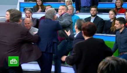 Ведущий НТВ обматерил, выгнал из студии и захотел избить украинского эксперта