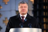 СМИ: Порошенко прилюдно облили грязью