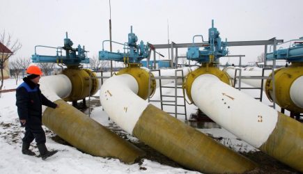 Нефтепровод в Закарпатье пилит «рука Кремля»