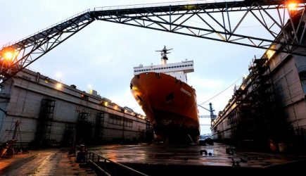 Кто&nbsp;виноват в&nbsp;аварии дока с&nbsp;&laquo;Адмиралом Кузнецовым&raquo;?