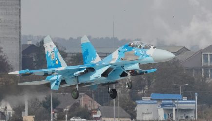 Су-27&nbsp;и&nbsp;F-15&nbsp;&laquo;сошлись&raquo; в&nbsp;учебном бою&nbsp;на&nbsp;Украине