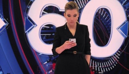 На Украине растерзали телеведущую за интервью с «погибшей» в Керчи