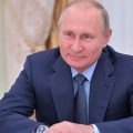 Путин не растерялся, оставшись без своего кресла на встрече