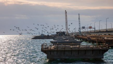 Украина вторглась в Россию: флот идет к Крымскому мосту