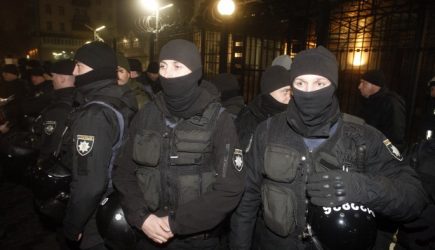 Атаковали снарядами: на Украине на российских дипломатов натравили бандитов