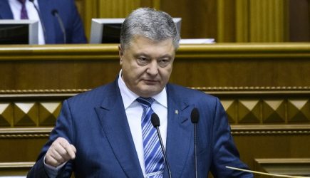 Загнанному в угол Порошенко предъявили жесткий ультиматум