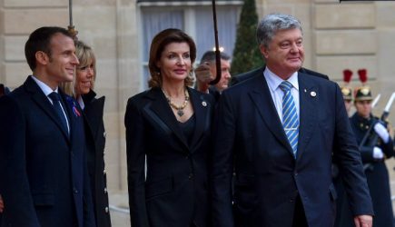 «Опять нажрался»: неадекватный Порошенко повеселился на панихиде