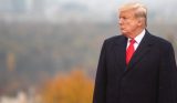 Грубиян Трамп нахамил женщине в ответ на поздравления