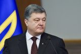 Порошенко сравнил российские санкции с &laquo;государственной наградой&raquo;