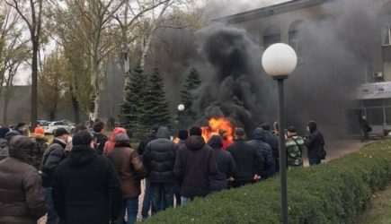 Протестующие украинцы захватили здание &laquo;Криворожгаза&raquo; и запустили котельные