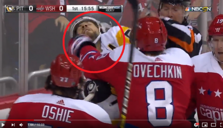 Овечкин подрался в матче НХЛ с &laquo;Питтсбургом&raquo; и попал на видео