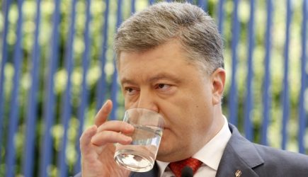 «Пьяный как черт»: неадекватного Порошенко высмеяли в Сети