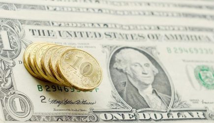 Валютный шторм: курс доллара США поднялся выше 68 рублей