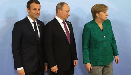 Путин на схемах объяснил Меркель и Макрону инцидент в Керченском проливе