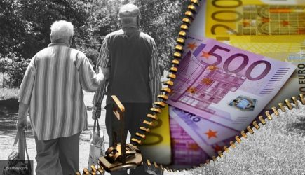 Старикам не хватает денег просто на еду: эксперт прокомментировал сокращение пенсий на Украине в два раза