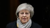 Устроили цирк: Мэй с треском провалилась в парламенте