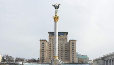 «Выжимает соки»: Запад обвинили в грабеже Украины