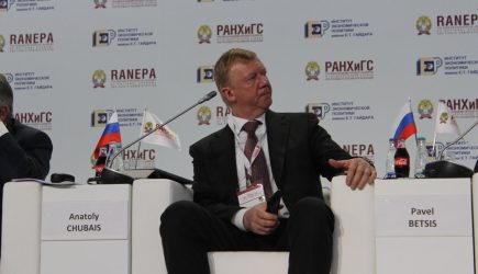 &laquo;Обтереться, подучить матчасть и вперед&raquo;: Чубайс ответил на критику Соловьева