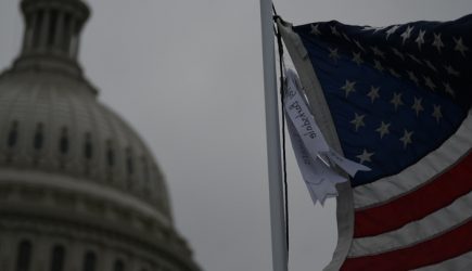 «Все виноваты лишь в том, что Америке хочется кушать»: Политолог объяснил, как США «потеряли всякий стыд»