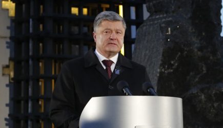 Объявлено о позорном бегстве Порошенко за границу