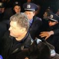 Шапки не срывал: пять лет назад Порошенко убегал из Крыма