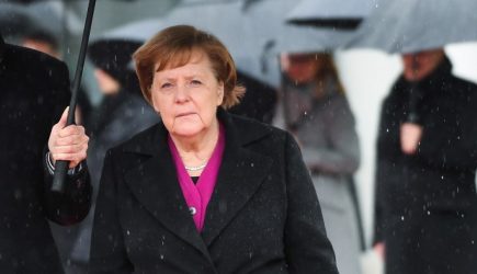 Украинцы в шоке от поддержавшей Путина Меркель