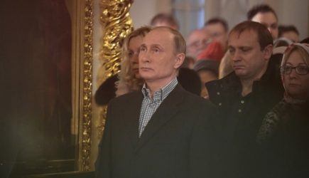 Песков рассказал о личных расходах Путина на икону для храма ВС РФ