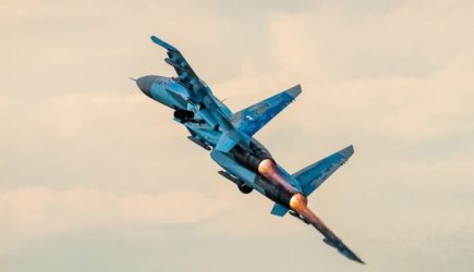 Минобороны показало, как Су-27 &laquo;прогнали&raquo; американский В-52 от границы России