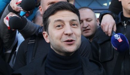 Связь с Россией потянула Зеленского на дно