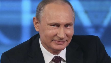 «Чем русские хуже?»: Путин оценил реакцию Киева на решение по паспортам для ДНР и ЛНР