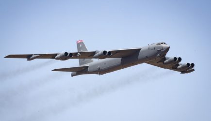 Бомбардировщик США опять «разбомбил» базу Балтфлота России