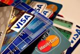 Visa и MasterCard обяжут российские банки выпускать бесконтактные карты