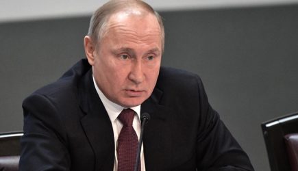 &laquo;Путин предал свой народ&raquo;: Оппозиция похоронила президента. Но рано