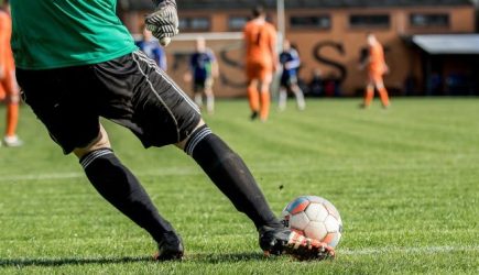 Израильтянин попал в Книгу рекордов Гиннеса как самый возрастной футболист