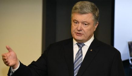 Порошенко в ужасе: Украина «откатится под Россию»