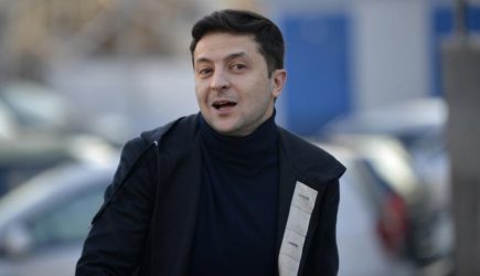 Сбивают с пути: в Раде намерены посадить Зеленского