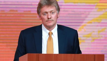 «В Кремле не вмешивались и не собираются»: Песков о ситуации вокруг Серебренникова